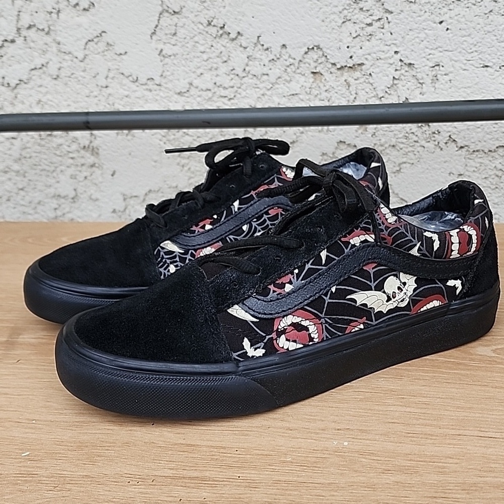 Vans Glow In the Dark Frights Old Skool Sneakers Black Skulls Halloween M5.5 W7